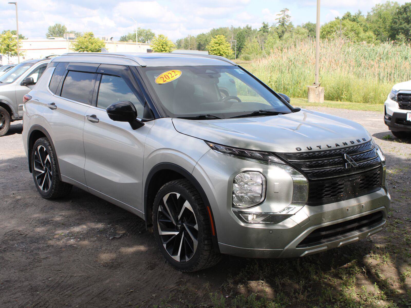 Used 2022 Mitsubishi Outlander SEL AWD/4WD image 3