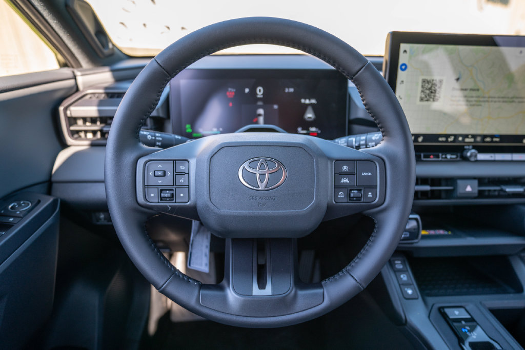 New 2026 Toyota RAV4 XSE w/ Panoramic Sun Roof Package AWD/4WD image 15