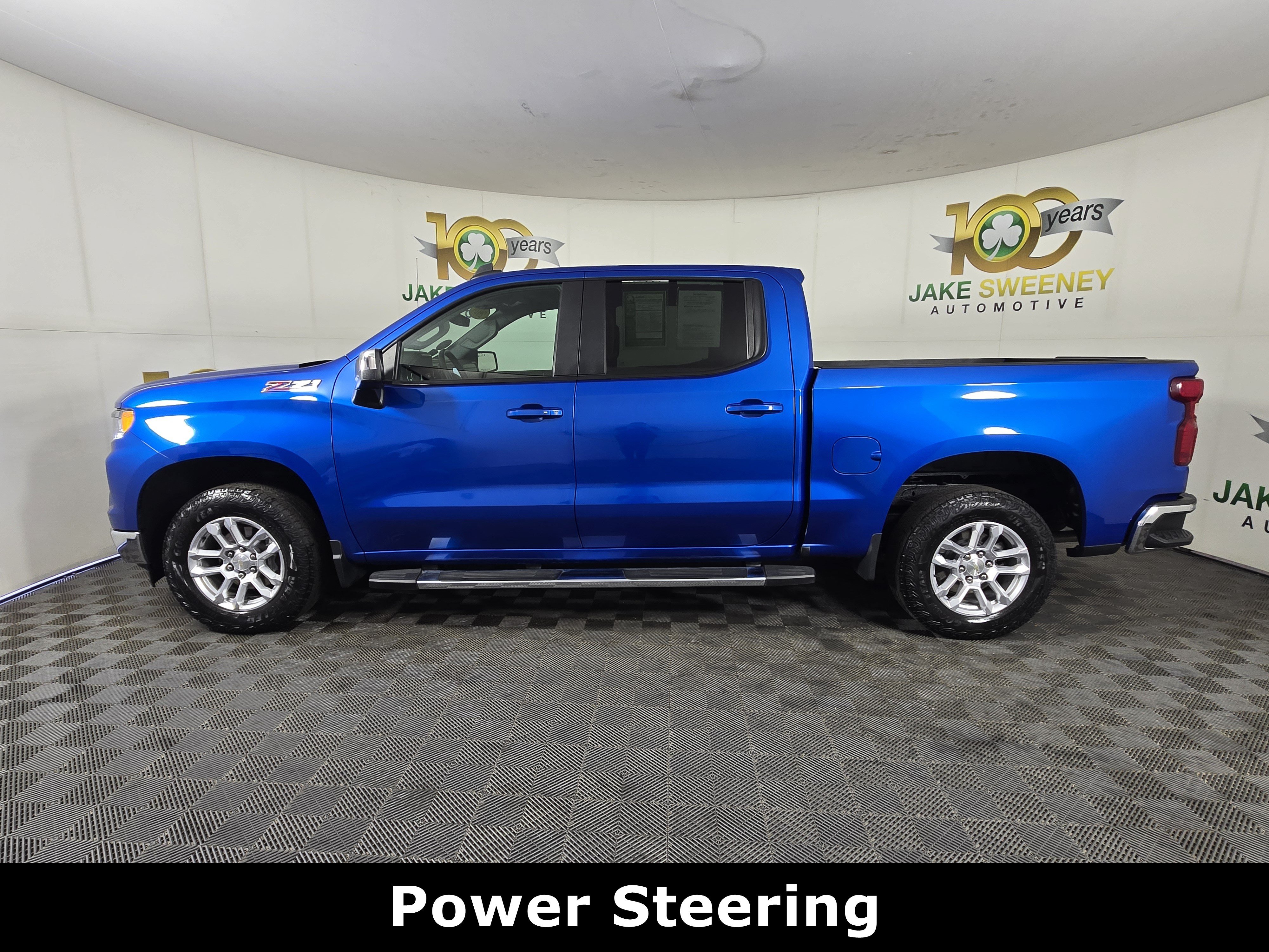 Certified 2024 Chevrolet Silverado 1500 LT w/ Z71 Off-Road Package AWD/4WD image 4