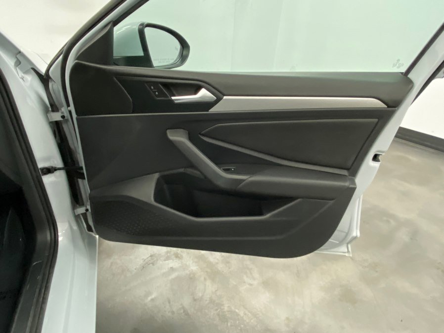 Used 2019 Volkswagen Jetta SE image 43