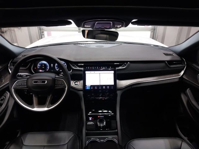 New 2025 Jeep Grand Cherokee Limited image 10