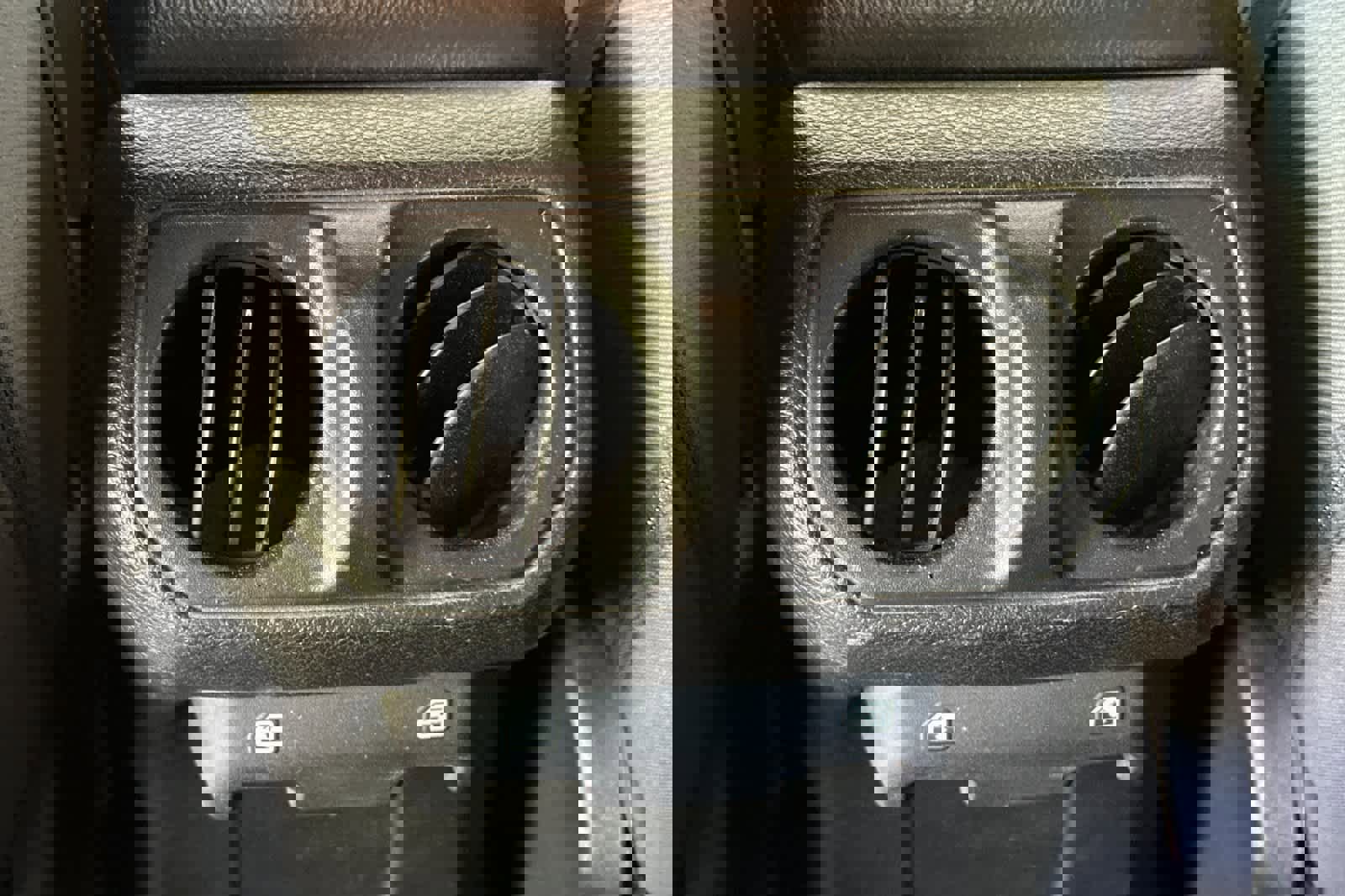 Used 2018 Jeep Wrangler Unlimited Sport S image 14