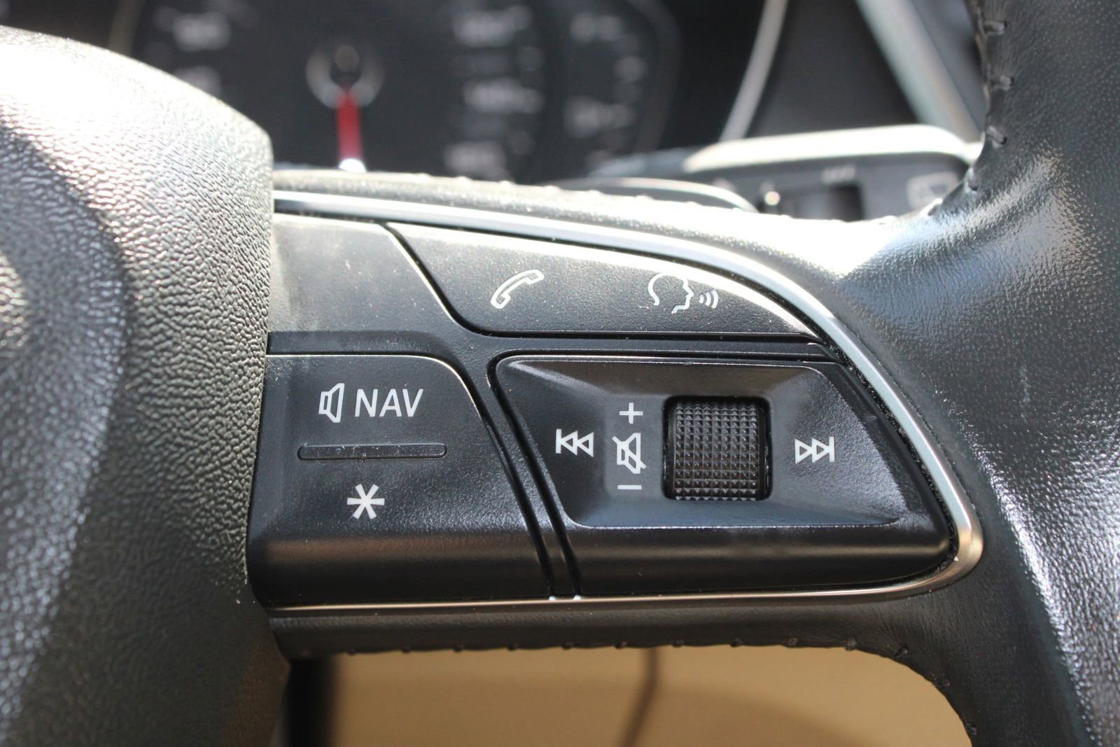 Used 2020 Audi Q5 2.0T Premium image 16