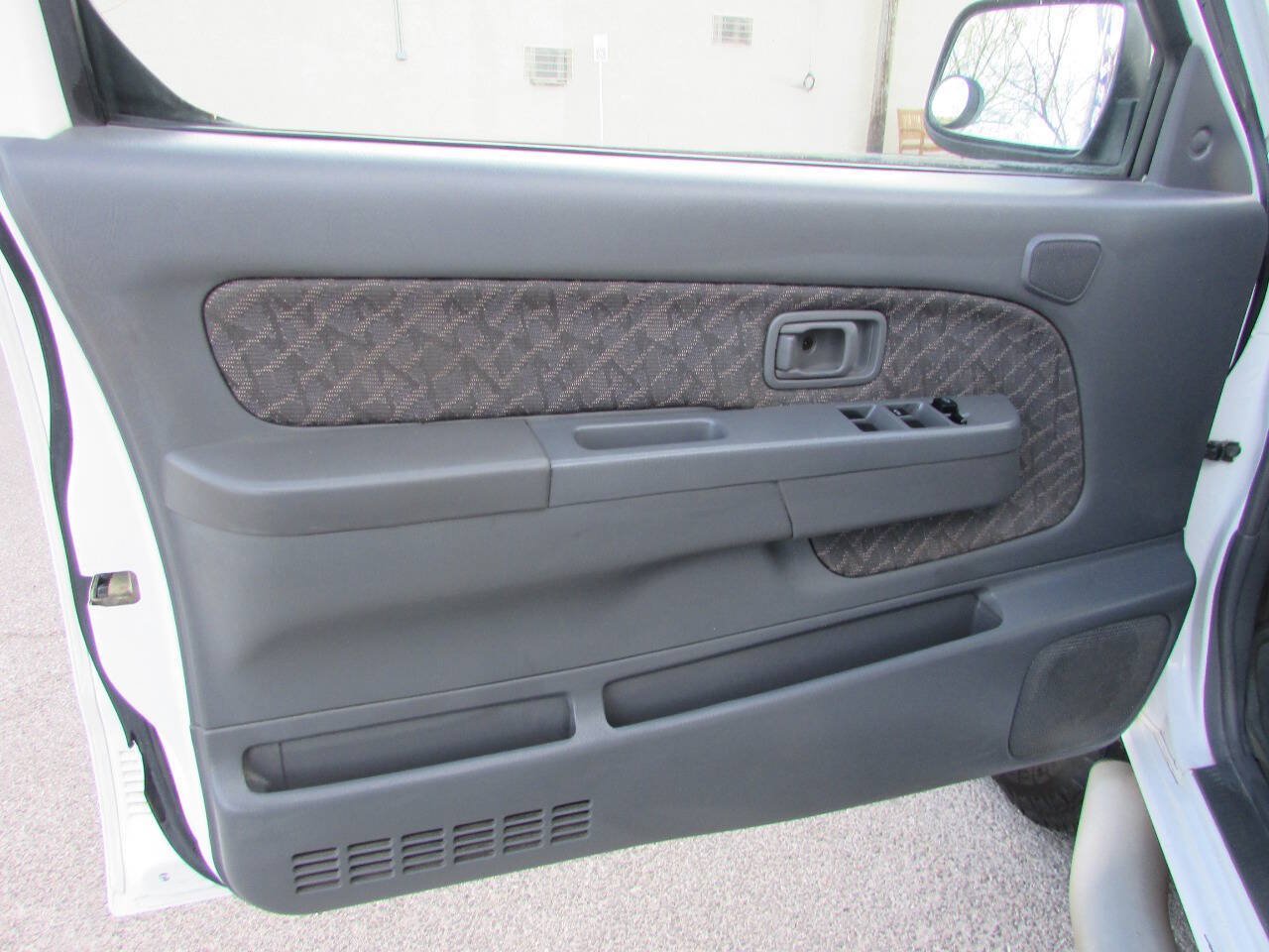 Used 2000 Nissan Xterra XE RWD image 16