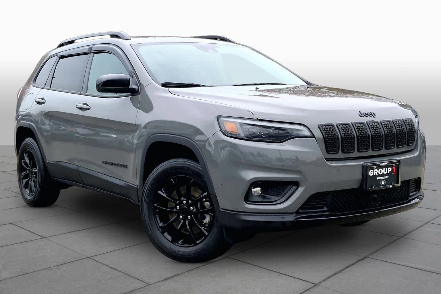 Used 2023 Jeep Cherokee Altitude Lux AWD/4WD image 3