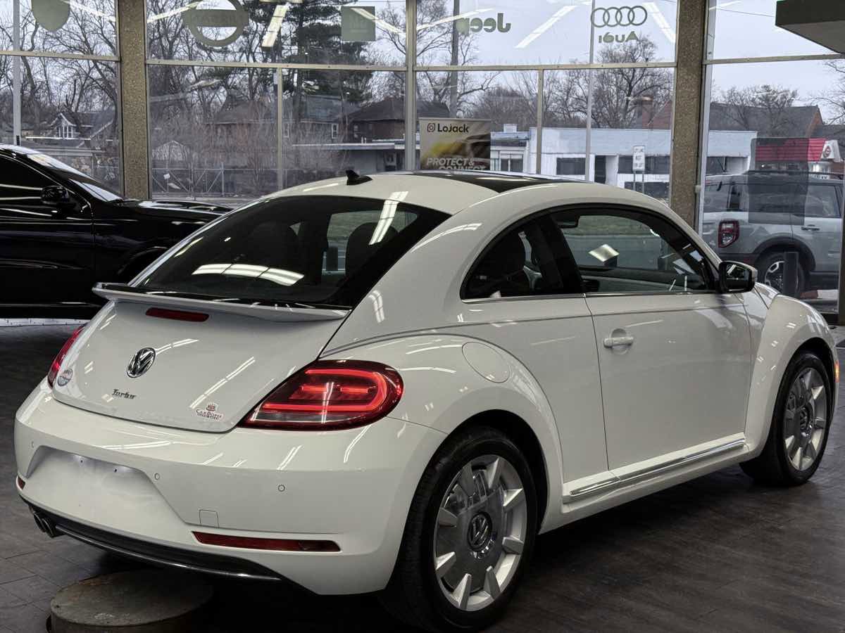 Used 2018 Volkswagen Beetle 2.0T SE image 9