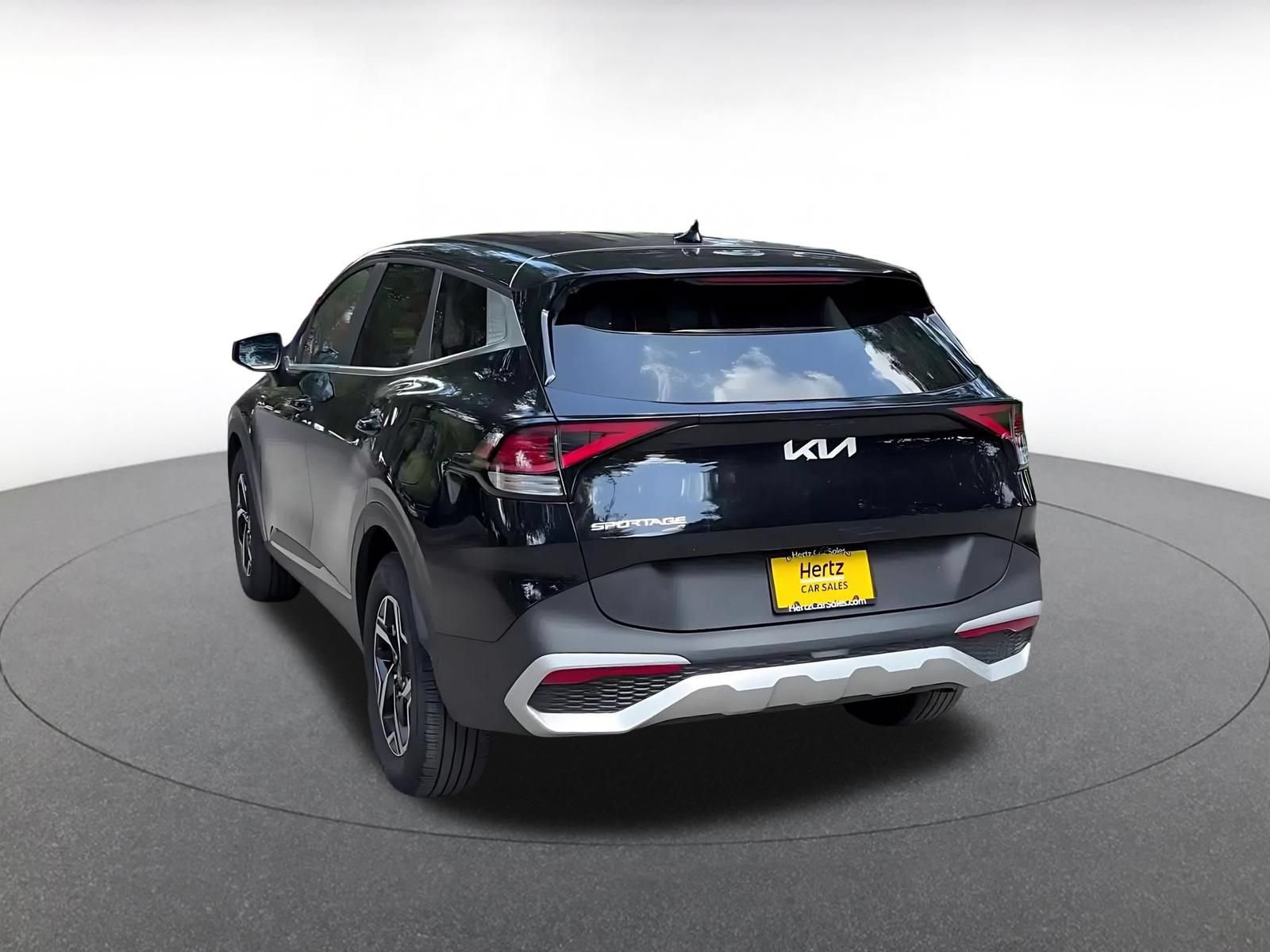 Used 2025 Kia Sportage LX FWD image 11