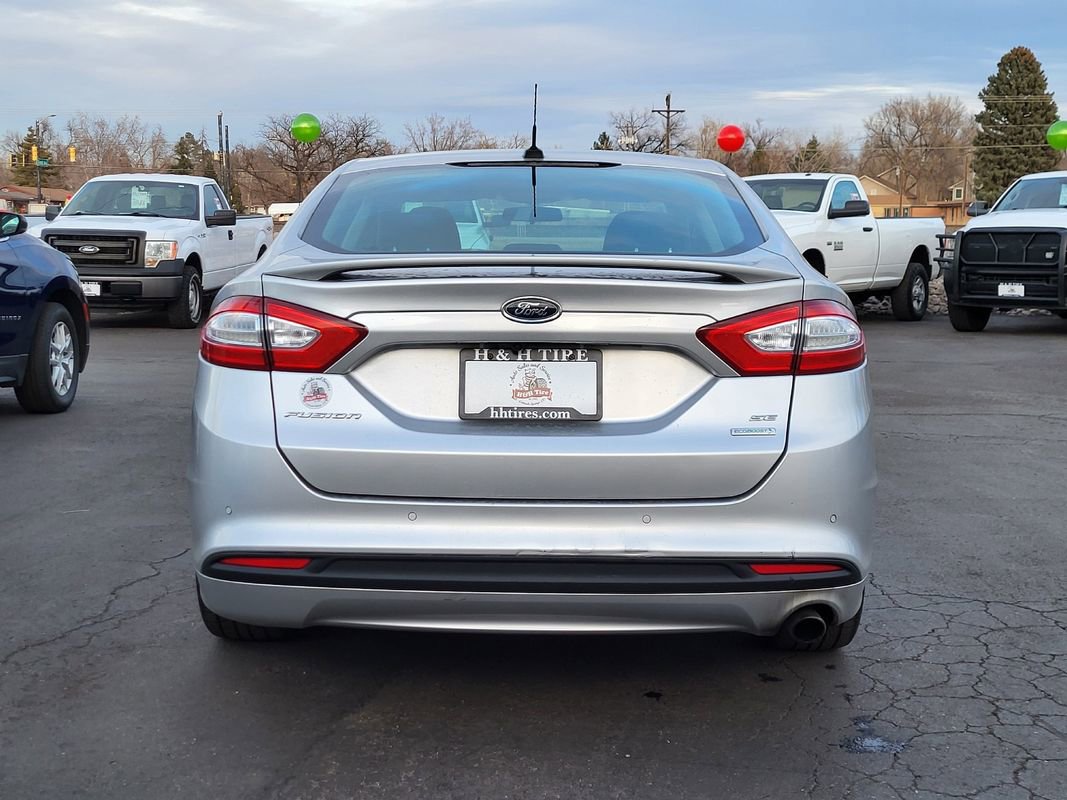 Used 2016 Ford Fusion SE image 4