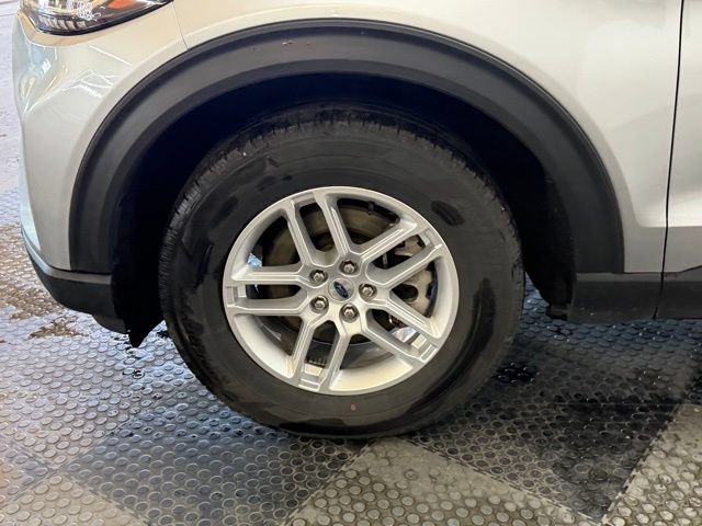 Used 2025 Ford Explorer Active AWD/4WD image 14