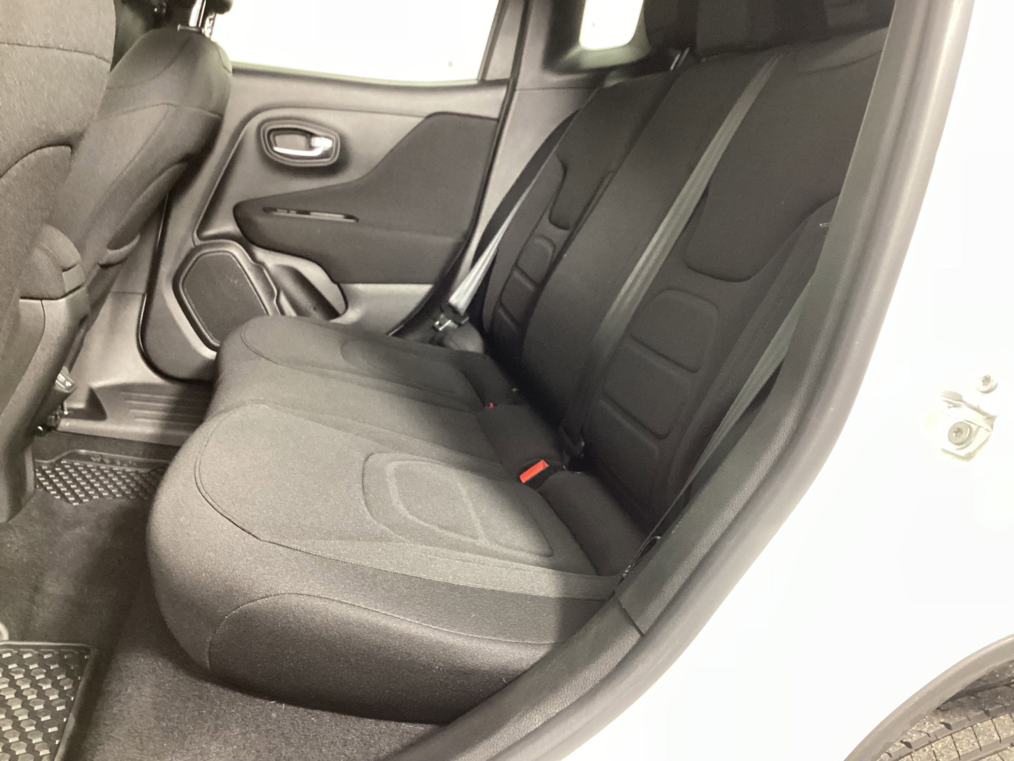 Used 2020 Jeep Renegade Latitude image 31