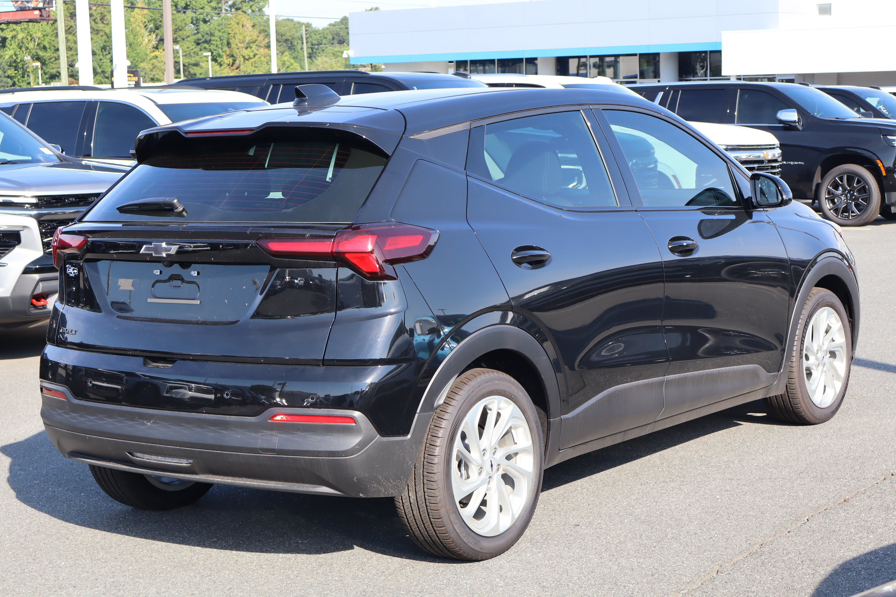 New 2027 Chevrolet Bolt LT w/ Comfort Package FWD image 8