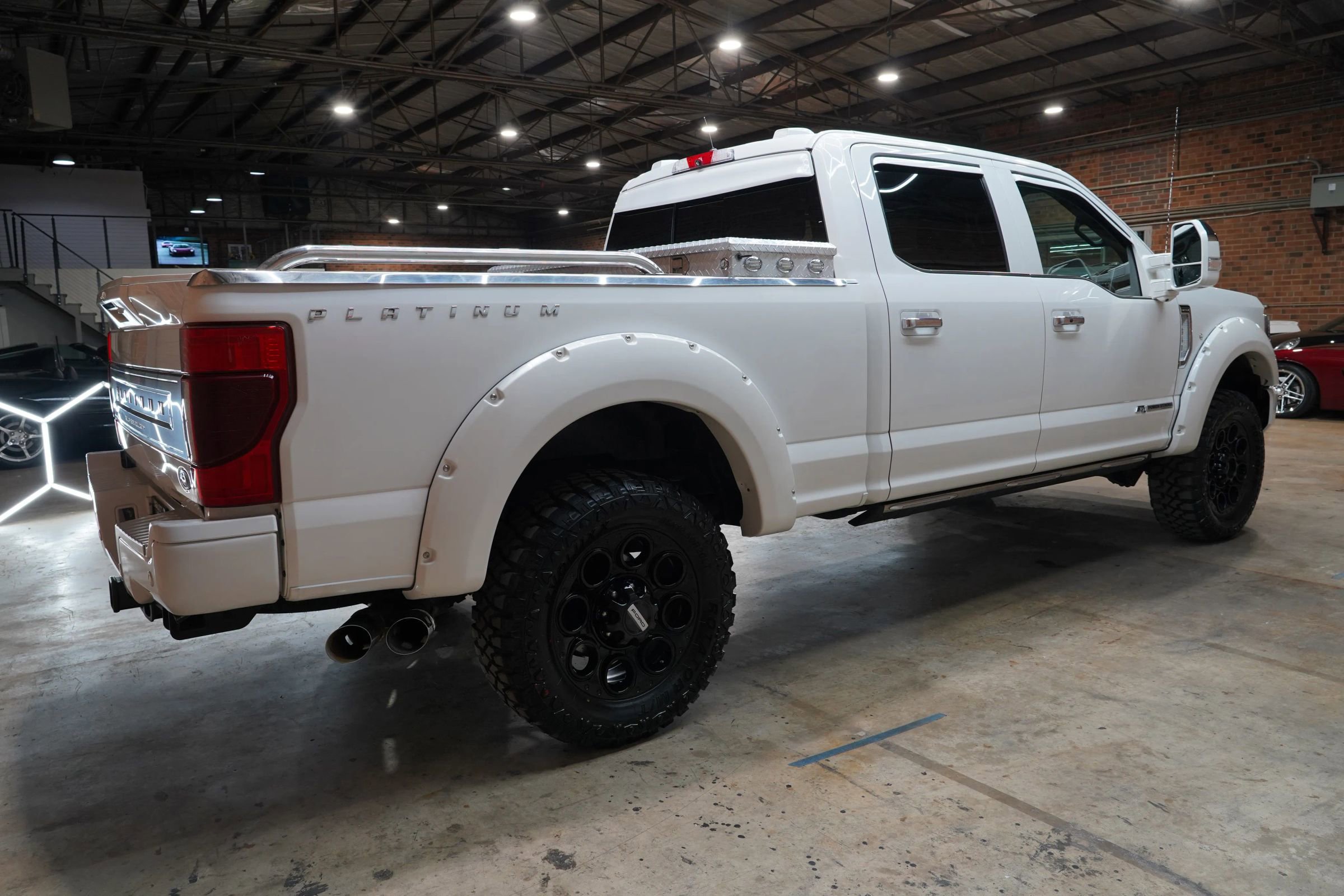 Used 2020 Ford F350 Platinum w/ FX4 Off-Road Package image 13