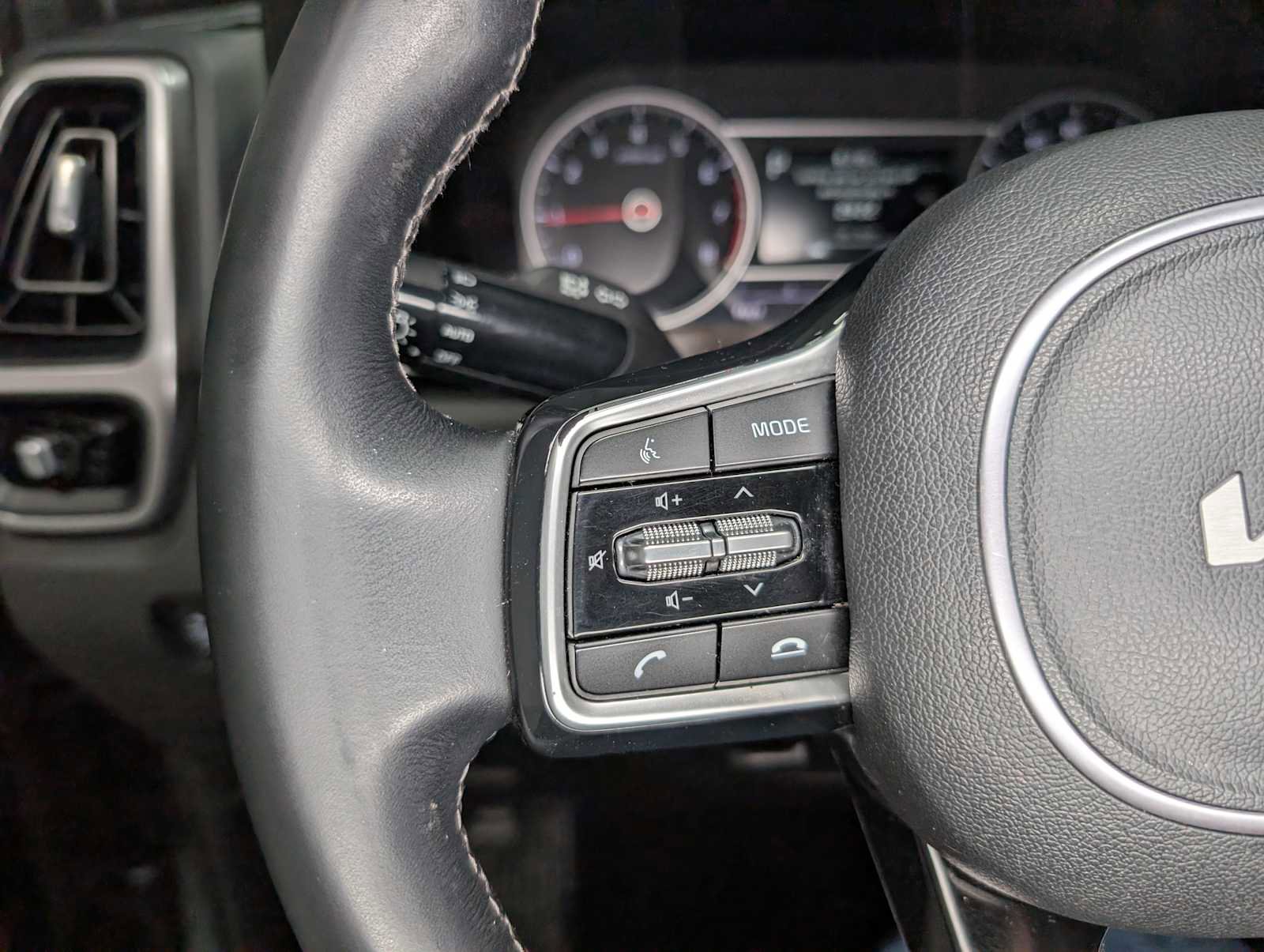 Certified 2022 Kia Sorento S image 36