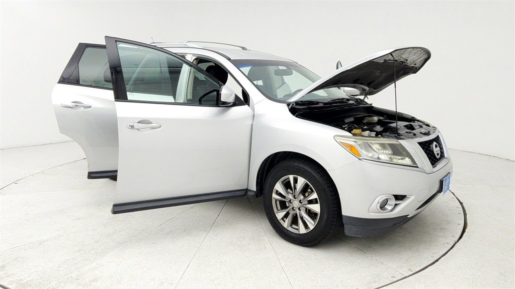 Used 2016 Nissan Pathfinder SV image 10