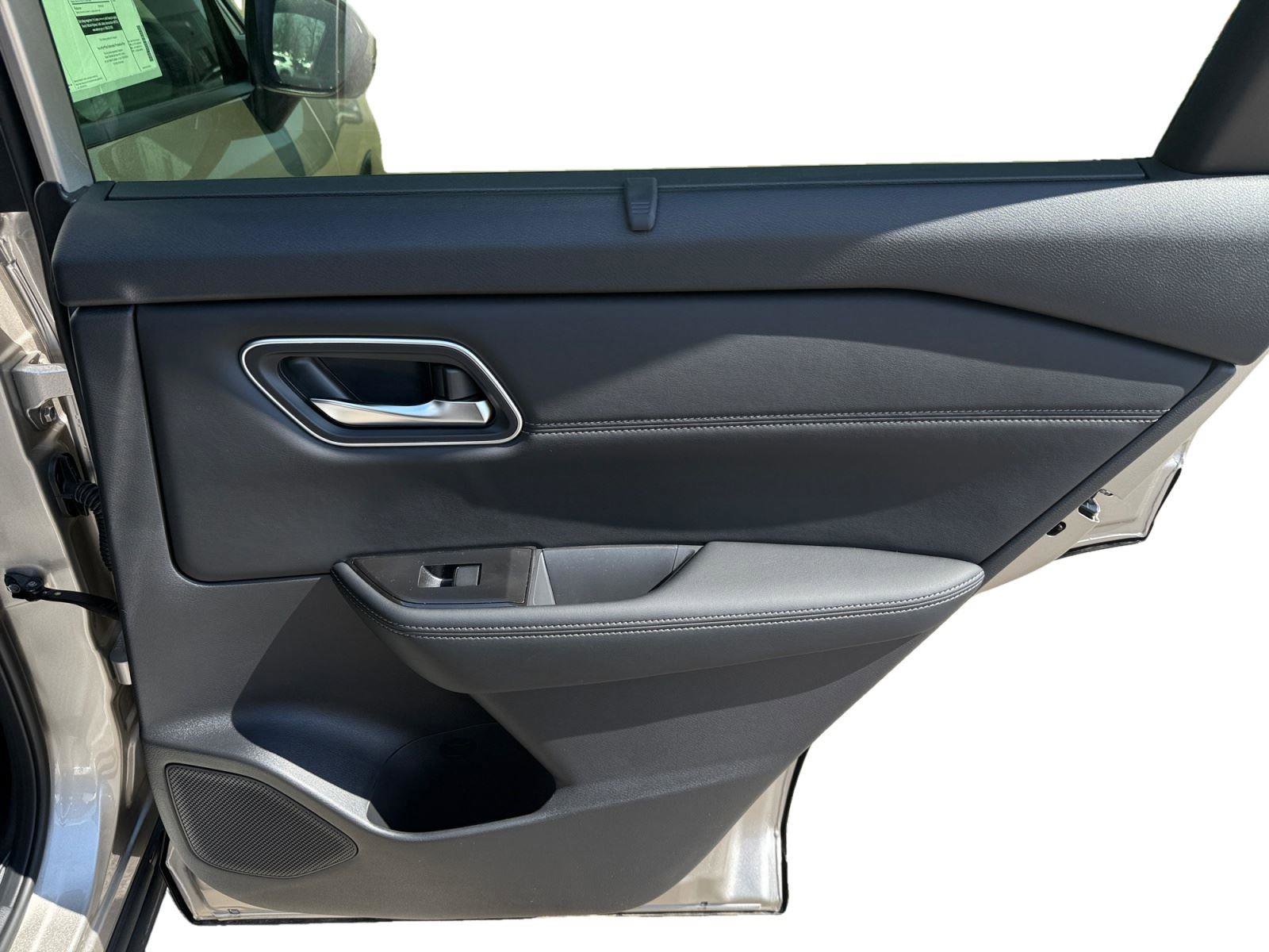 New 2026 Nissan Rogue Platinum AWD/4WD image 26