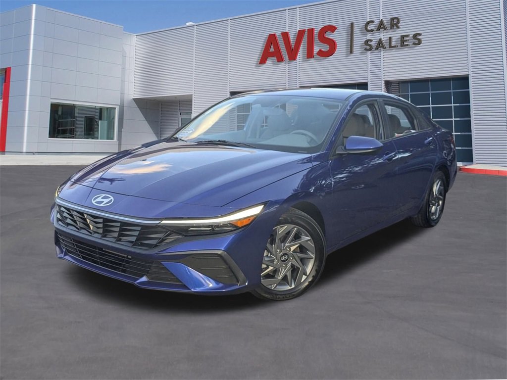 Used 2024 Hyundai Elantra SEL image 1