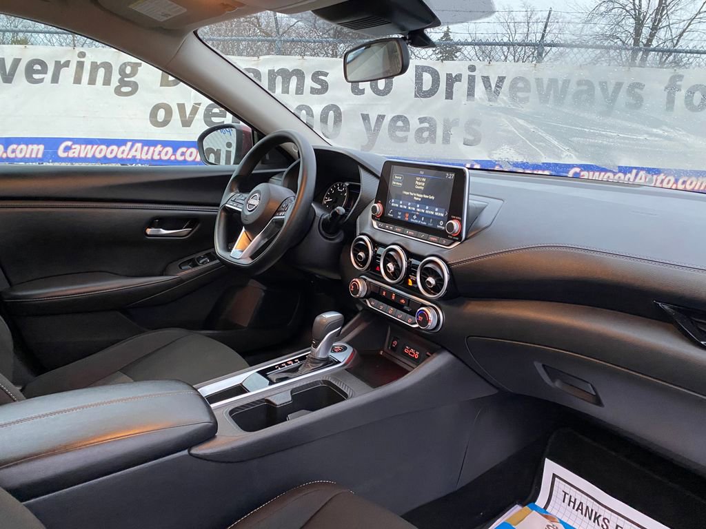 Used 2025 Nissan Sentra SV image 16