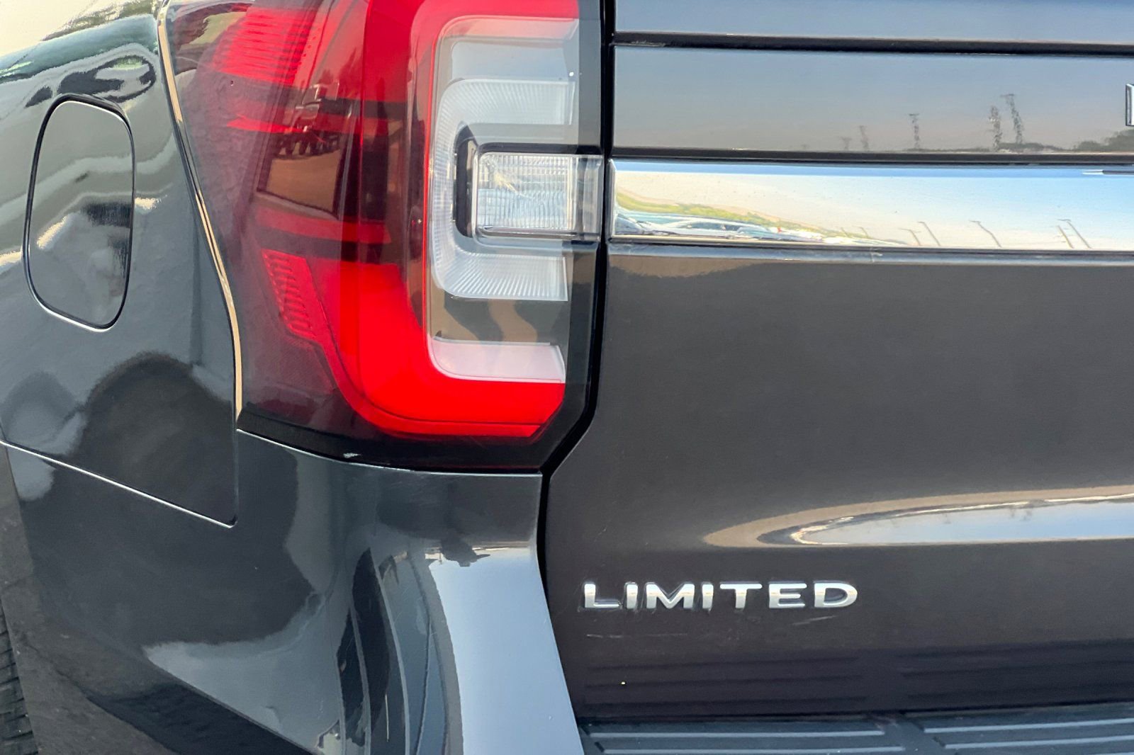 Used 2024 Ford Expedition Limited image 30