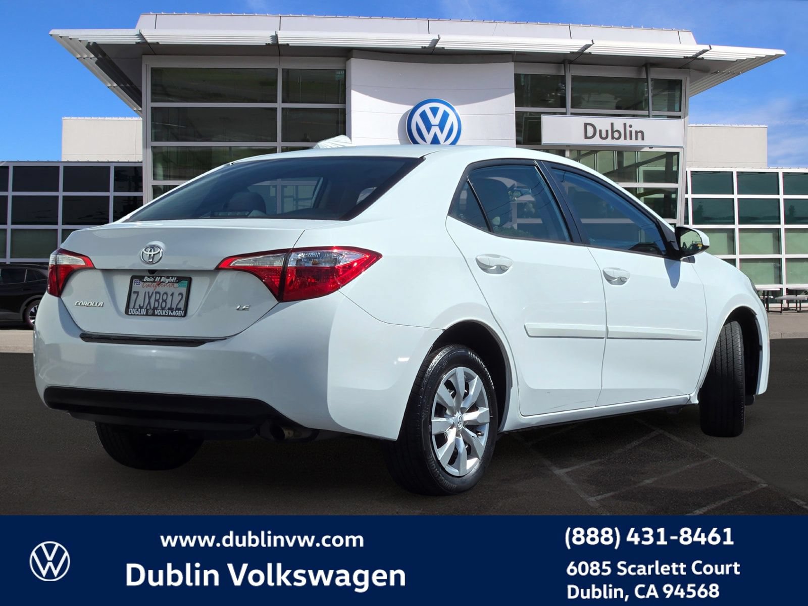 Used 2015 Toyota Corolla LE w/ Body Protection Package #2 FWD image 4