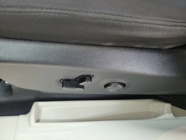 Used 2023 Chrysler Voyager LX FWD image 22