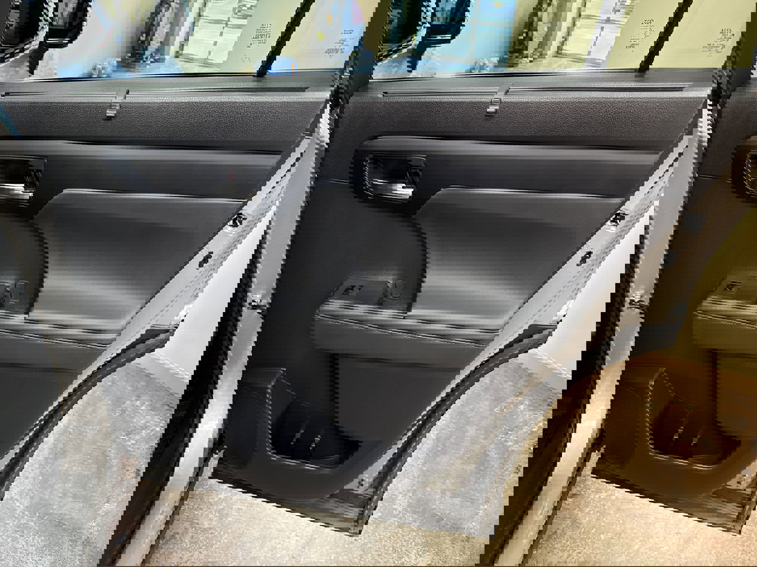 Used 2022 Toyota Highlander XLE image 19