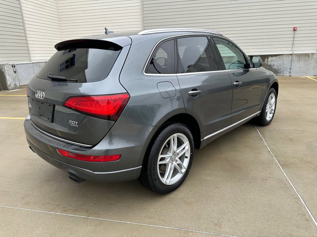 Used 2017 Audi Q5 2.0T Premium Plus w/ Technology Package image 6