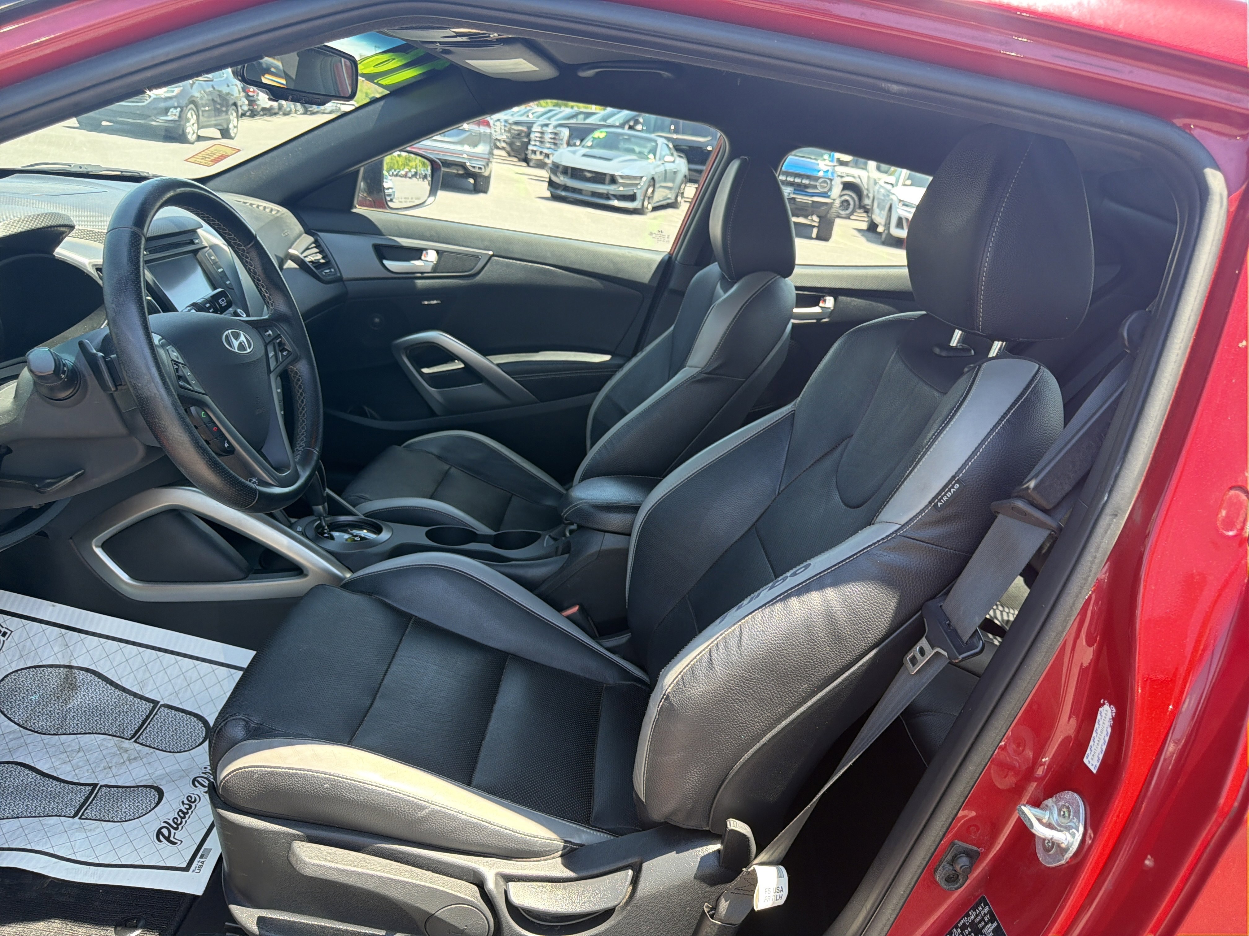 Used 2016 Hyundai Veloster Turbo FWD image 12