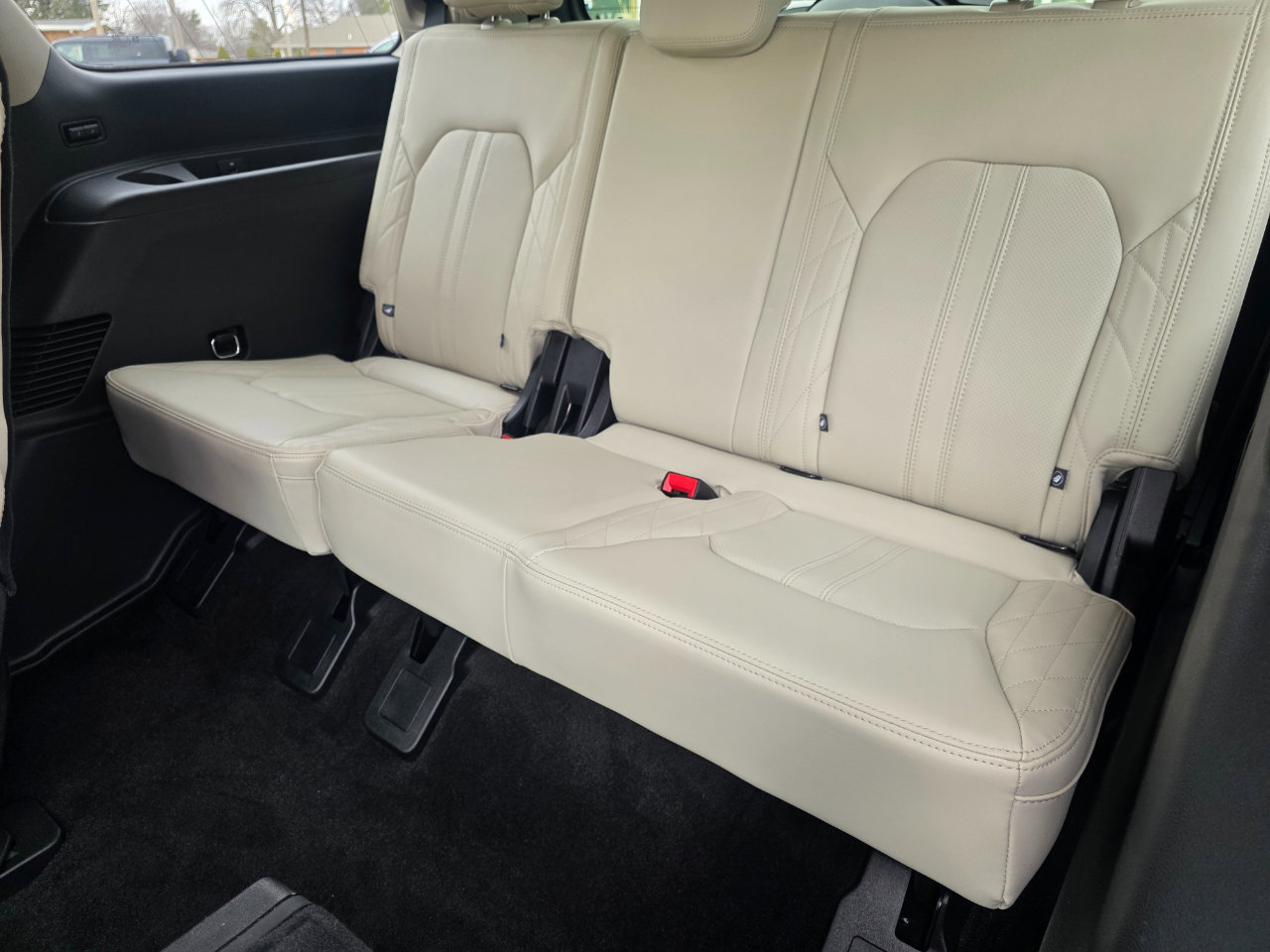 Used 2019 Ford Expedition Platinum image 16