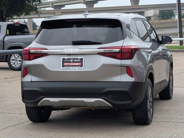 Used 2023 Kia Seltos LX AWD/4WD image 4