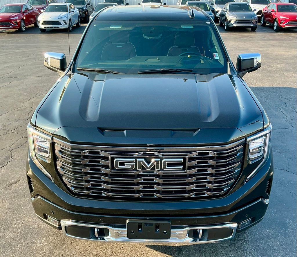 Used 2025 GMC Sierra 1500 Denali Ultimate image 11