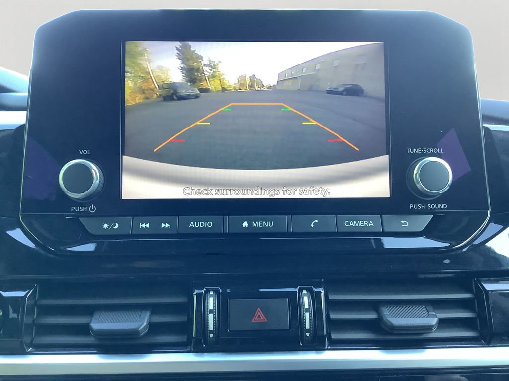 Used 2025 Nissan Pathfinder SV AWD/4WD image 26