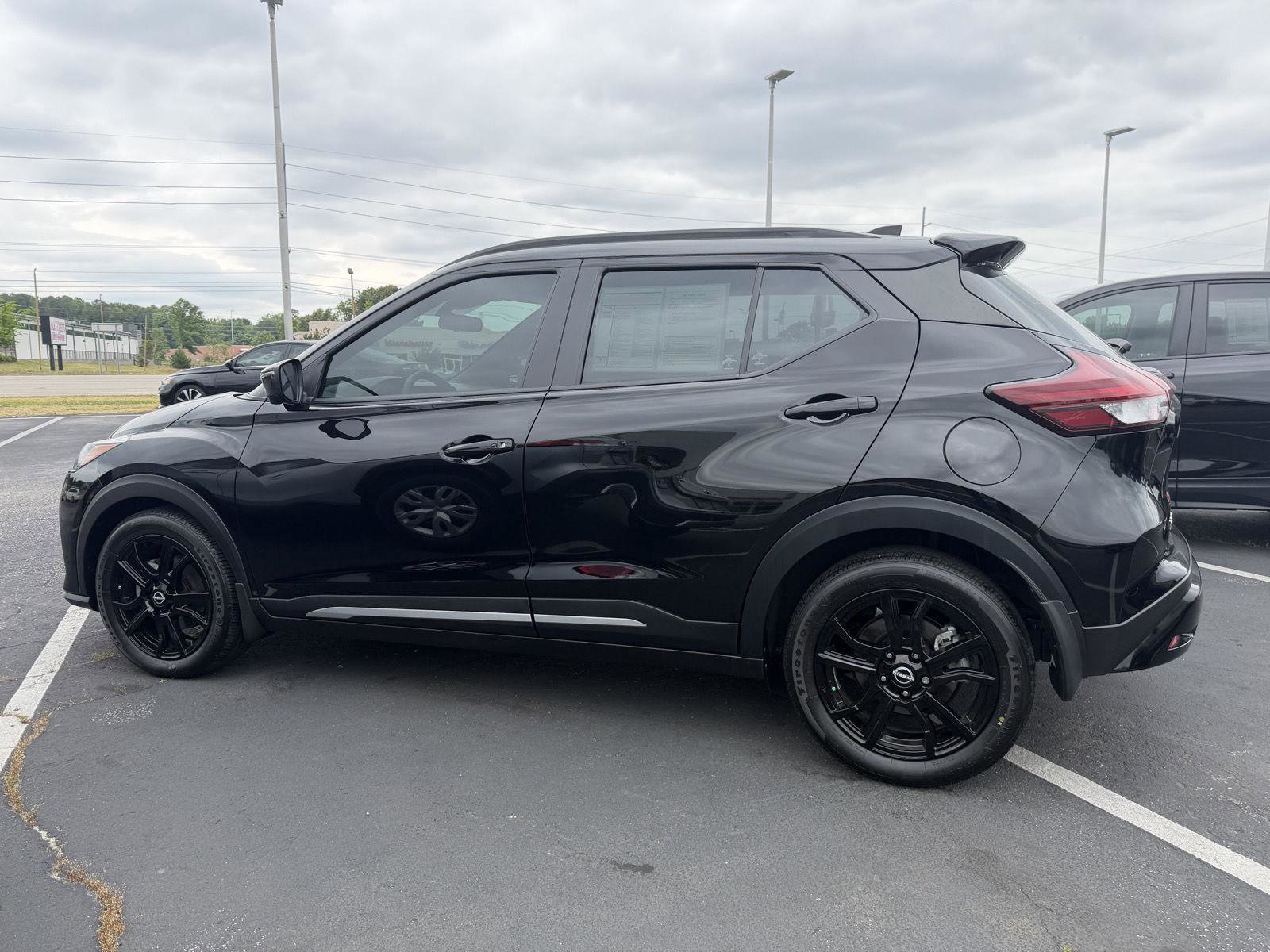 Used 2024 Nissan Kicks SR FWD image 4