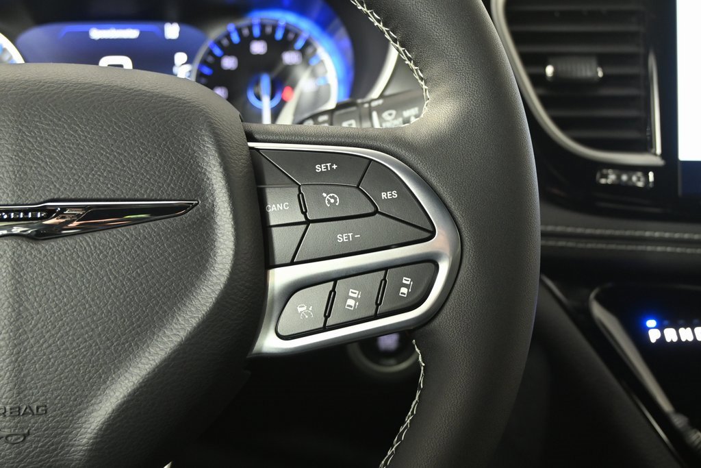 New 2026 Chrysler Pacifica Select image 37
