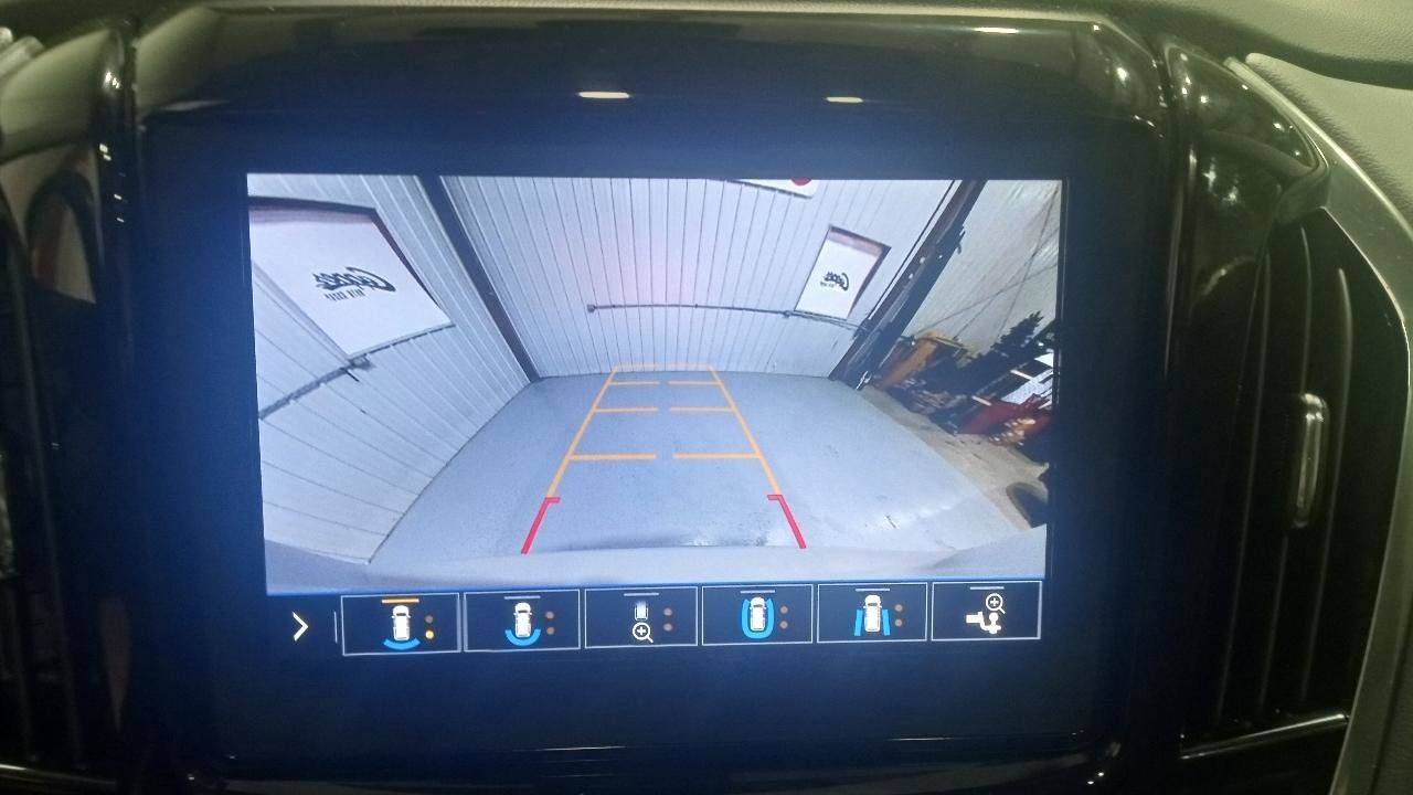 Used 2021 Chevrolet Traverse Premier AWD/4WD image 25