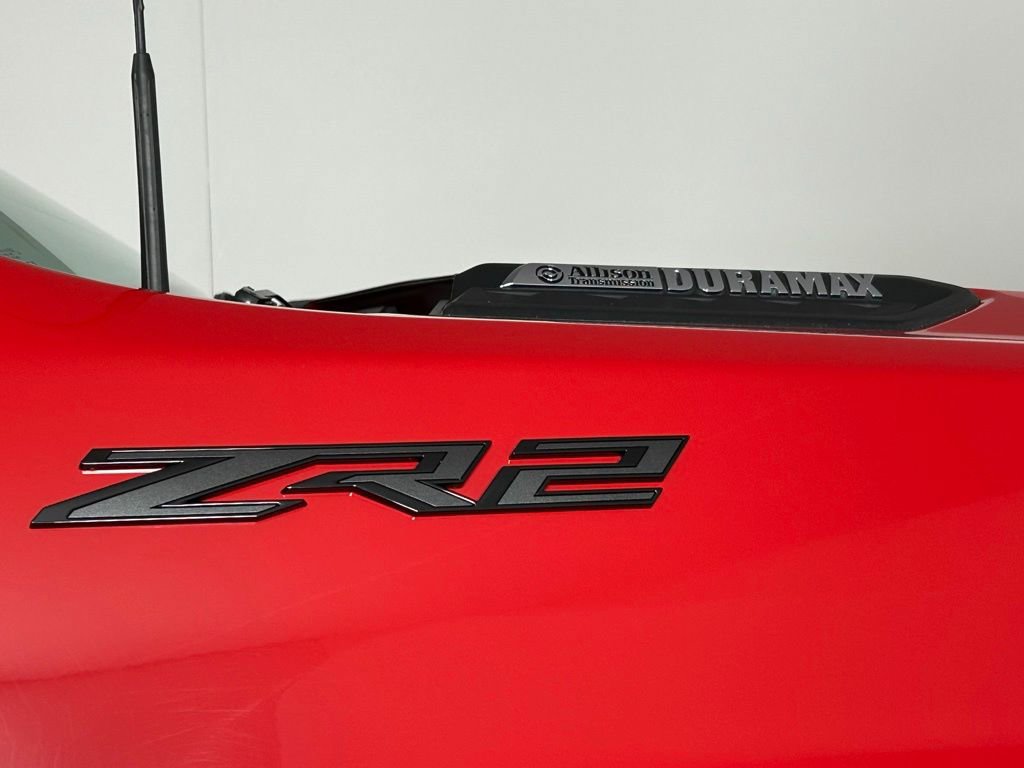 Used 2024 Chevrolet Silverado 2500 ZR2 w/ Technology Package AWD/4WD image 9
