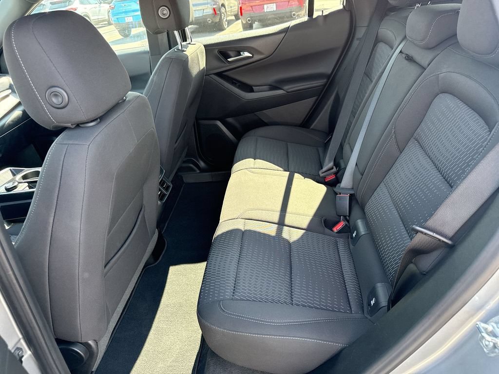 Used 2026 Chevrolet Equinox LT AWD/4WD image 31