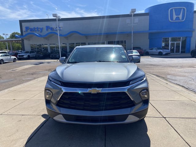 Used 2025 Chevrolet Blazer LT FWD image 3