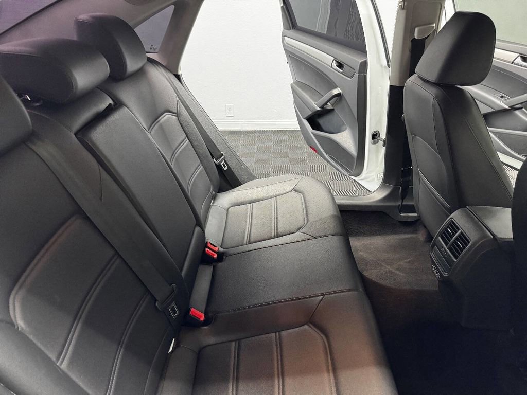 Used 2021 Volkswagen Passat 2.0T SE image 46