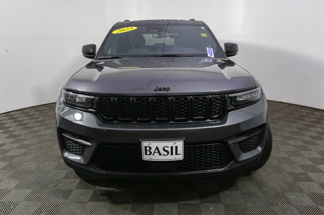 Used 2023 Jeep Grand Cherokee Altitude AWD/4WD image 4