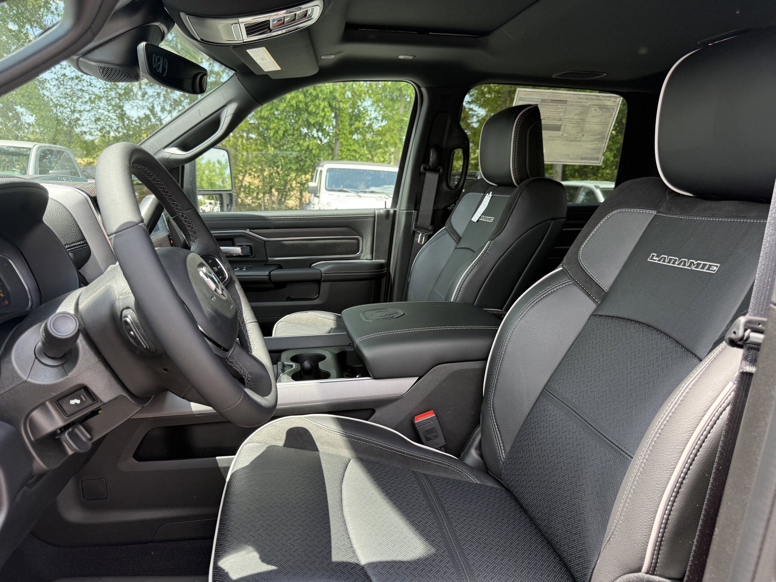 New 2026 RAM 2500 Laramie AWD/4WD image 15