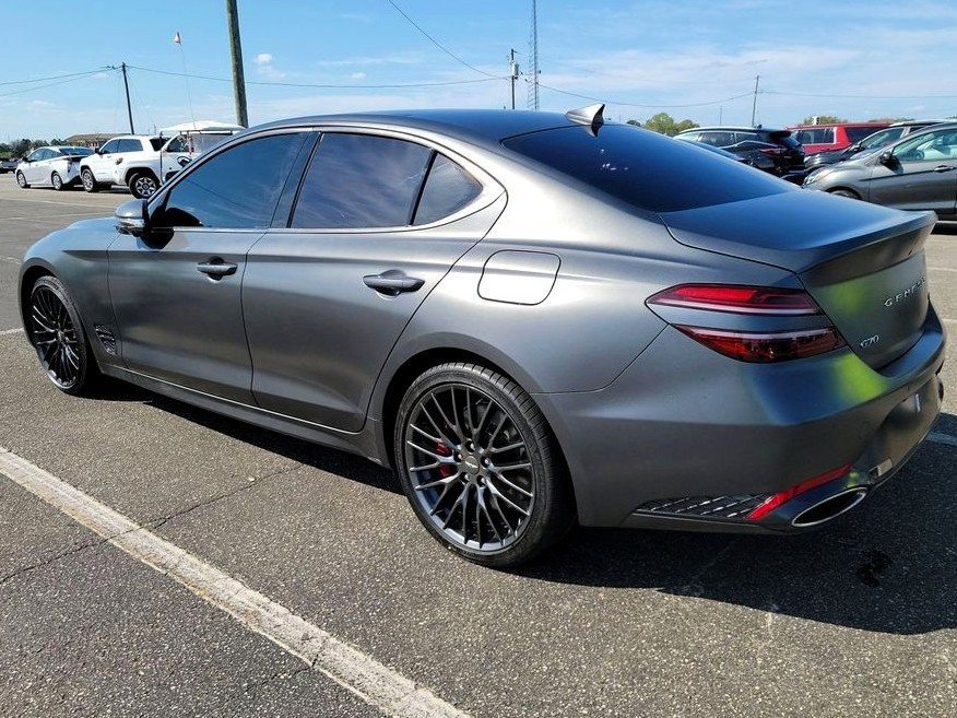 Used 2022 Genesis G70 3.3T Launch Edition image 11