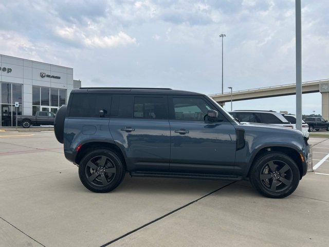 Used 2024 Land Rover Defender 110 S image 14