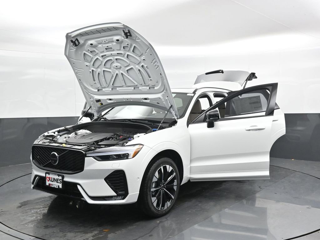 New 2026 Volvo XC60 B5 Plus w/ Climate Package image 47