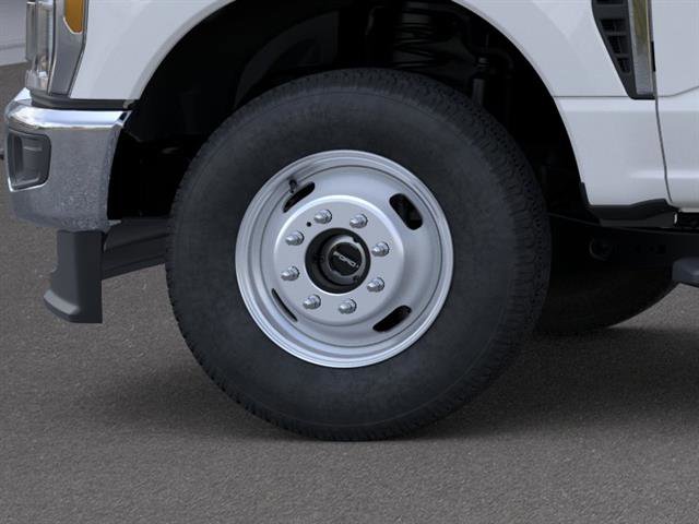 New 2026 Ford F350 XL w/ XL Chrome Package image 20