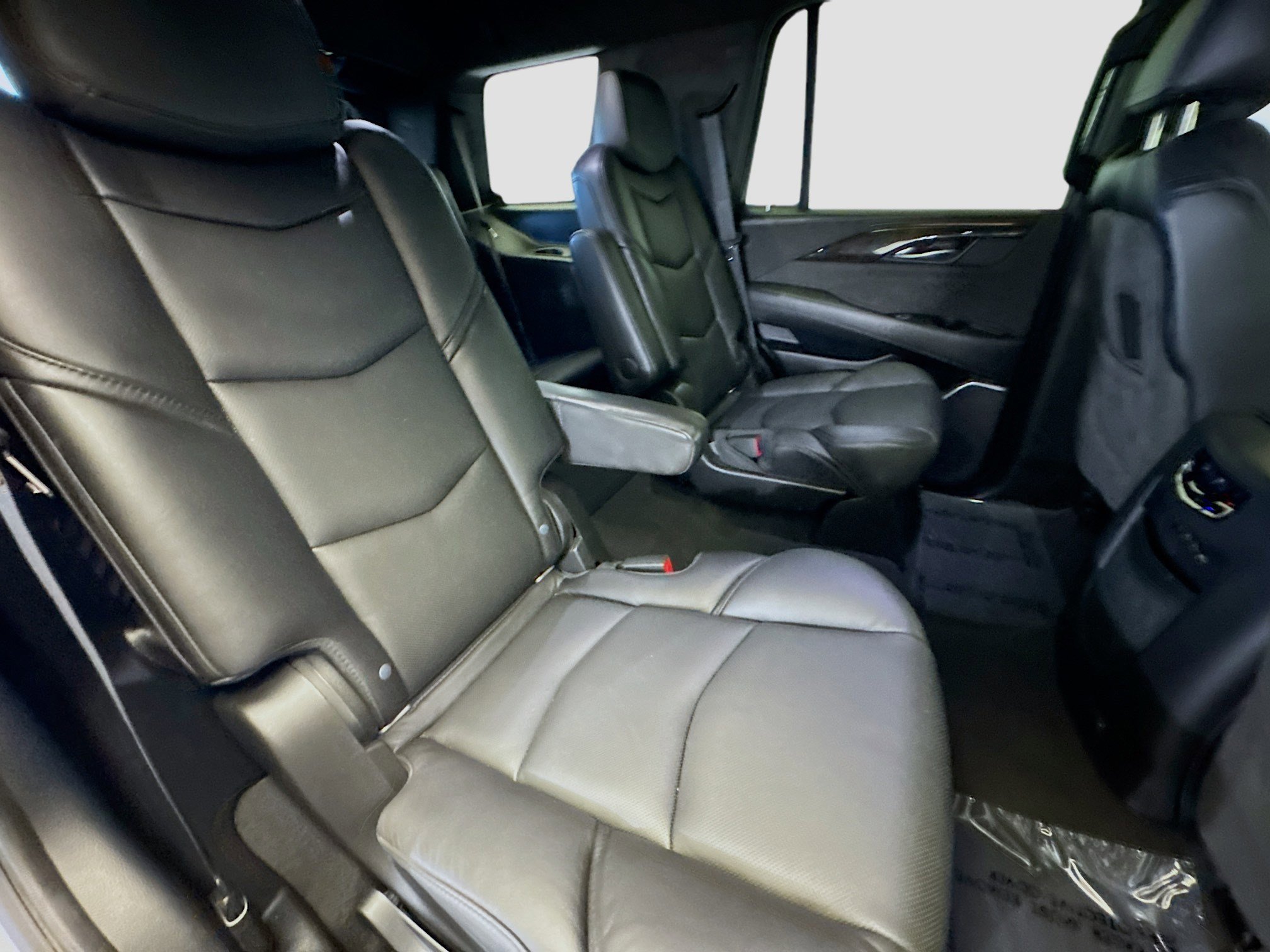 Used 2020 Cadillac Escalade Platinum image 14