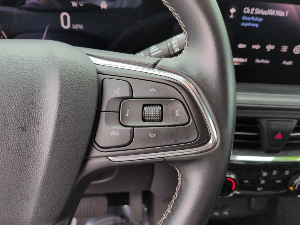 Used 2025 Buick Encore GX Preferred FWD image 19