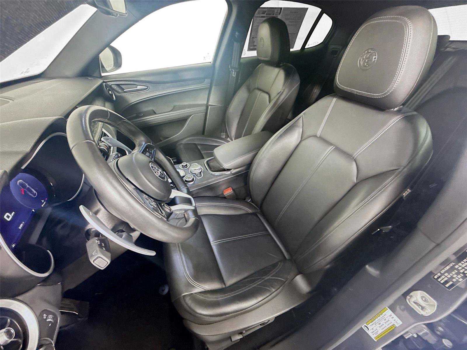 Used 2024 Alfa Romeo Stelvio Sprint RWD image 2