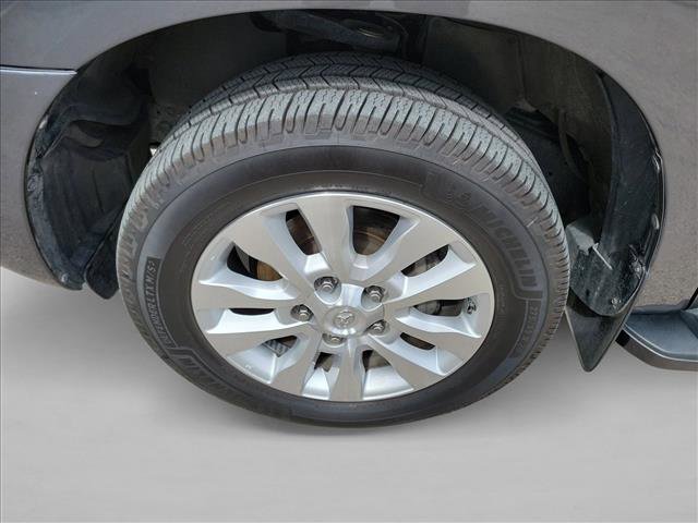 Used 2020 Toyota Sequoia Platinum AWD/4WD image 9