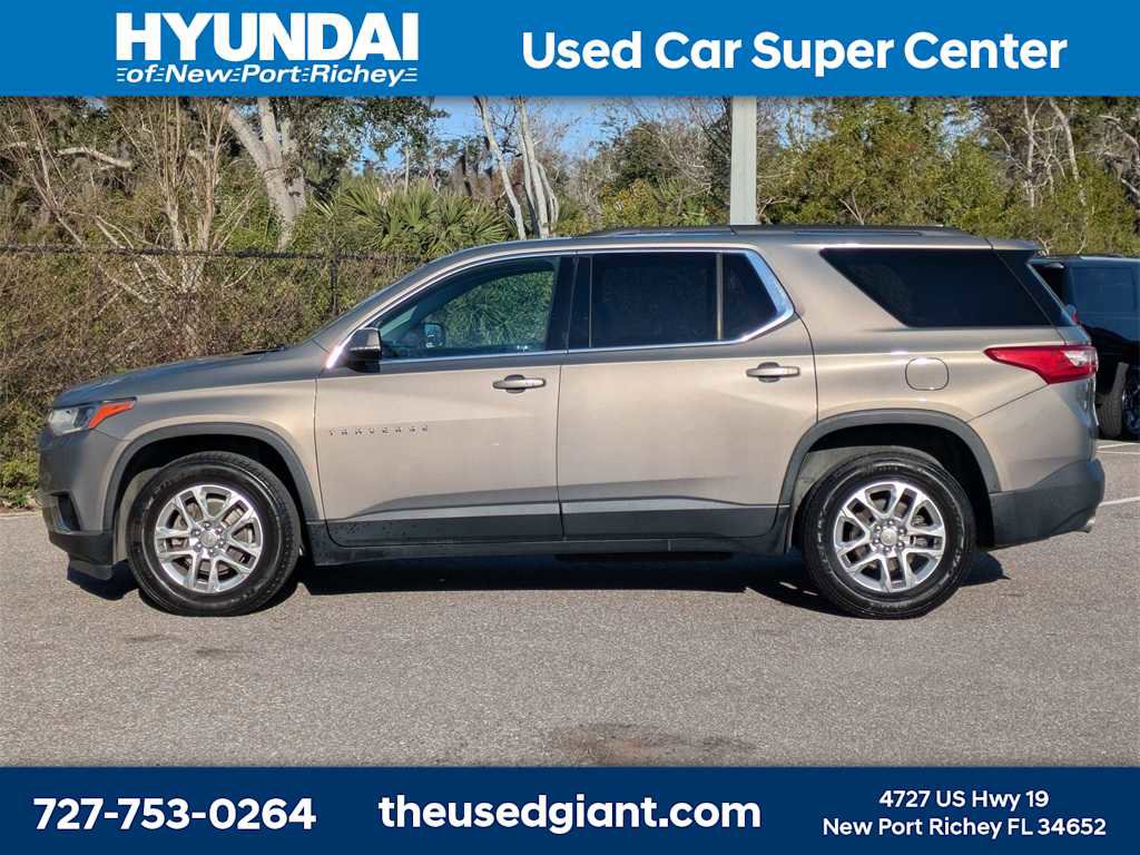 Used 2019 Chevrolet Traverse LT image 2