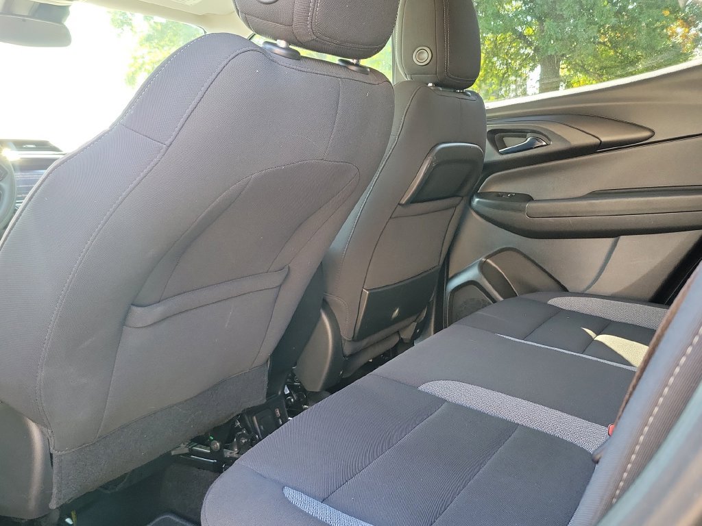 Used 2022 Chevrolet TrailBlazer LT w/ Convenience Package FWD image 16